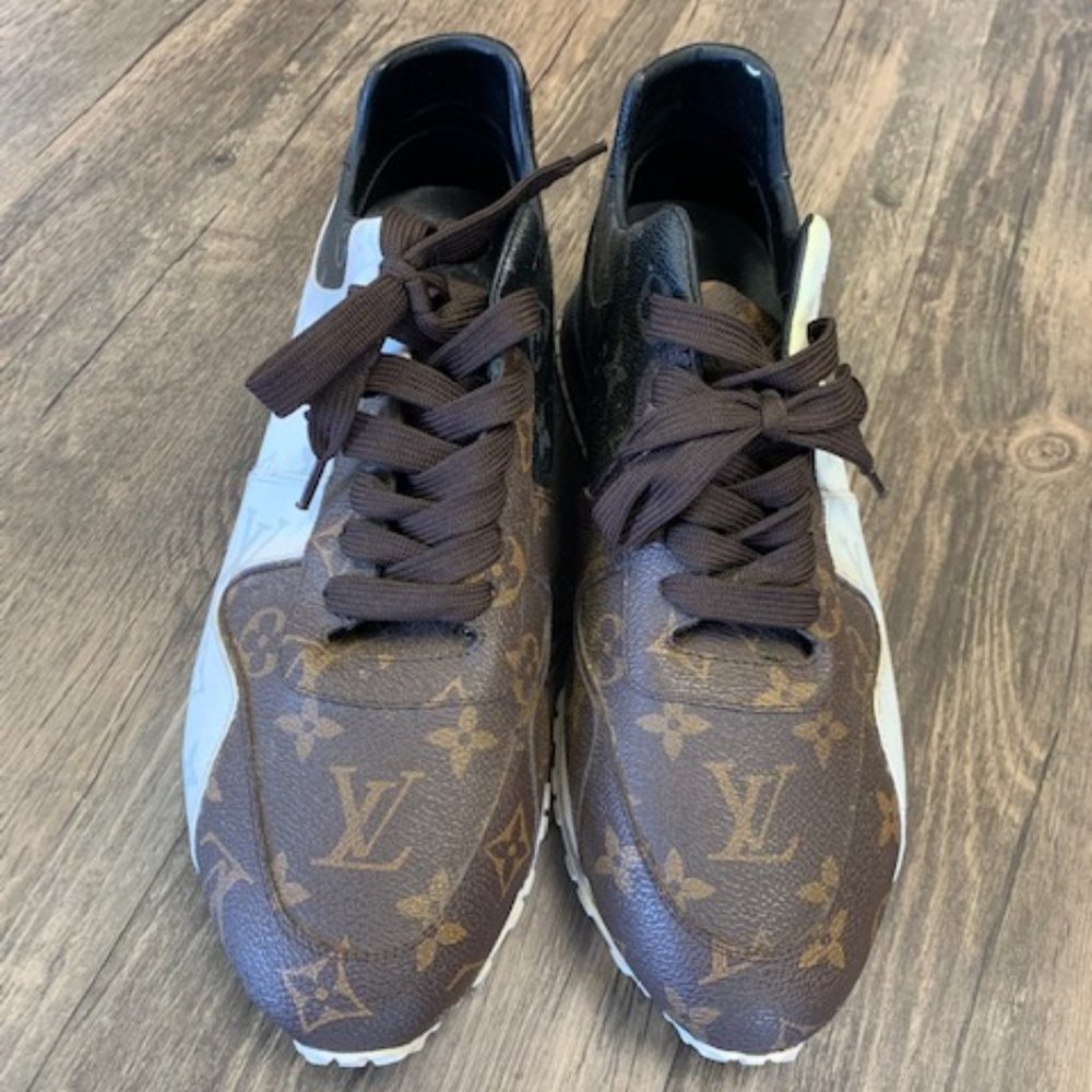 Louis Vuitton Sneakers - Size 10